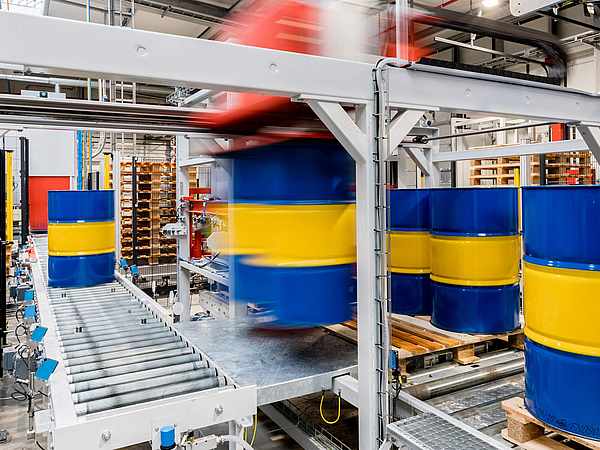 Automatische Palettierung von Fässern mittels Vakuum