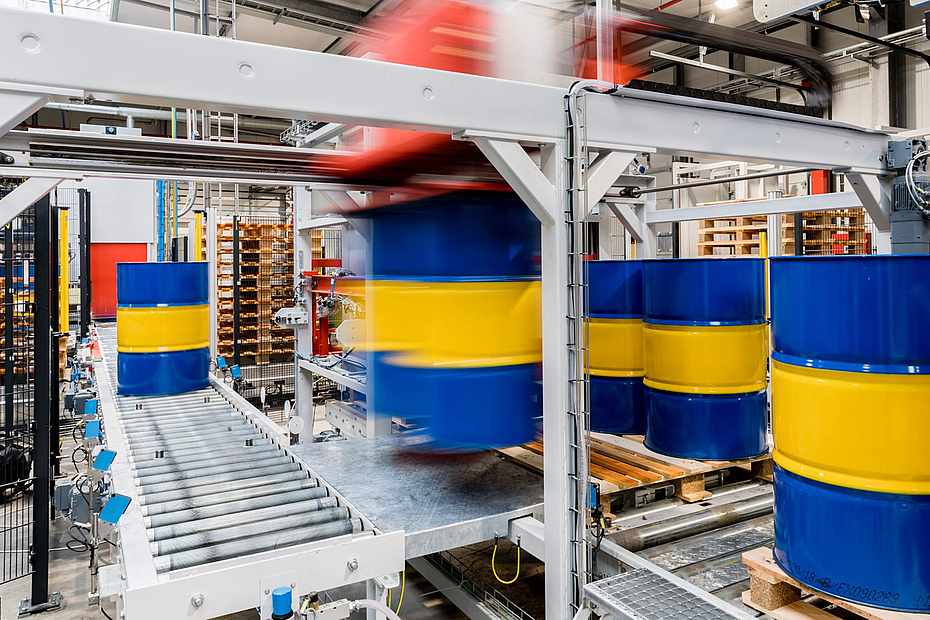 Automatische Palettierung von Fässern mittels Vakuum