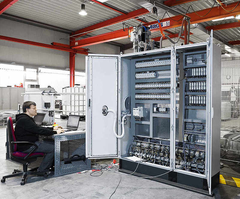 SPS Programmierer am Schaltschrank