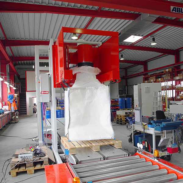 Abfüllanlage zur Abfüllung von Gefahrgut unter Reinraumbedingungen